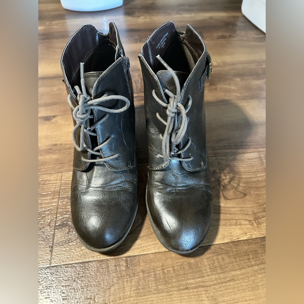 Crown Vintage ankle boots